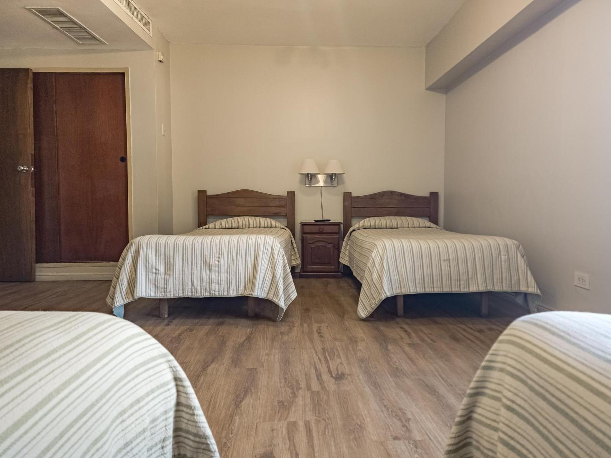 Hotel Marbella ブエノスアイレス エクステリア 写真