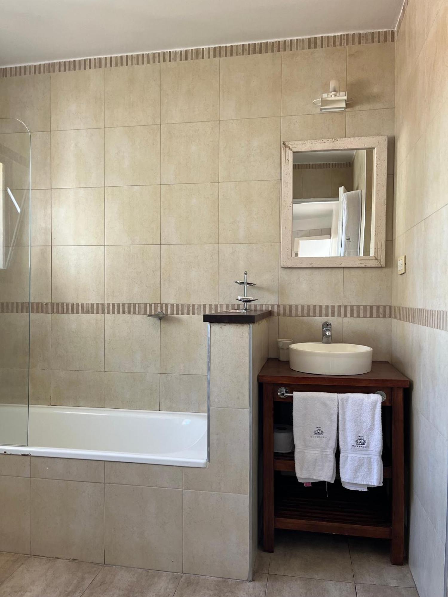 Hotel Marbella ブエノスアイレス エクステリア 写真